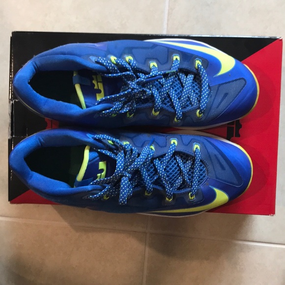 Nike - Lebron James size 9 1/2 - Picture 3 of 4